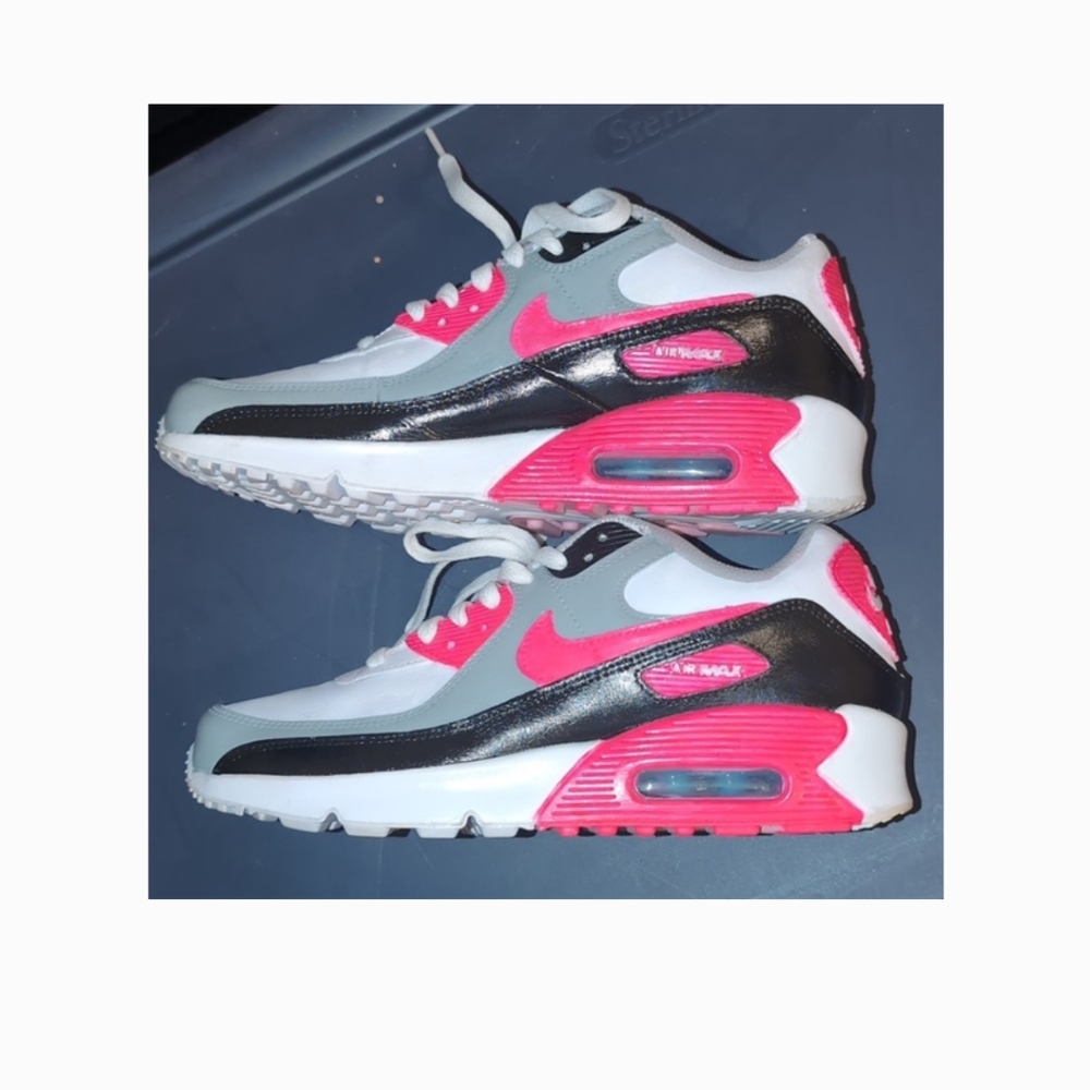 NIKE AIR MAX 90 SIZE 7Y/8.5 WOMENS